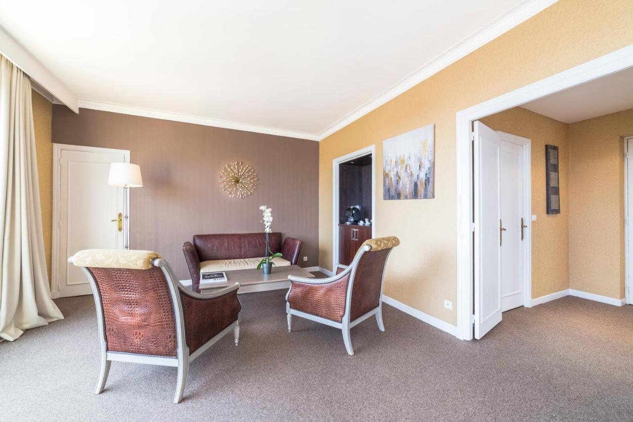 โรงแรมอนันตรา พลาซา ไนซ์ นีซ ภายนอก รูปภาพ A suite at the Hotel