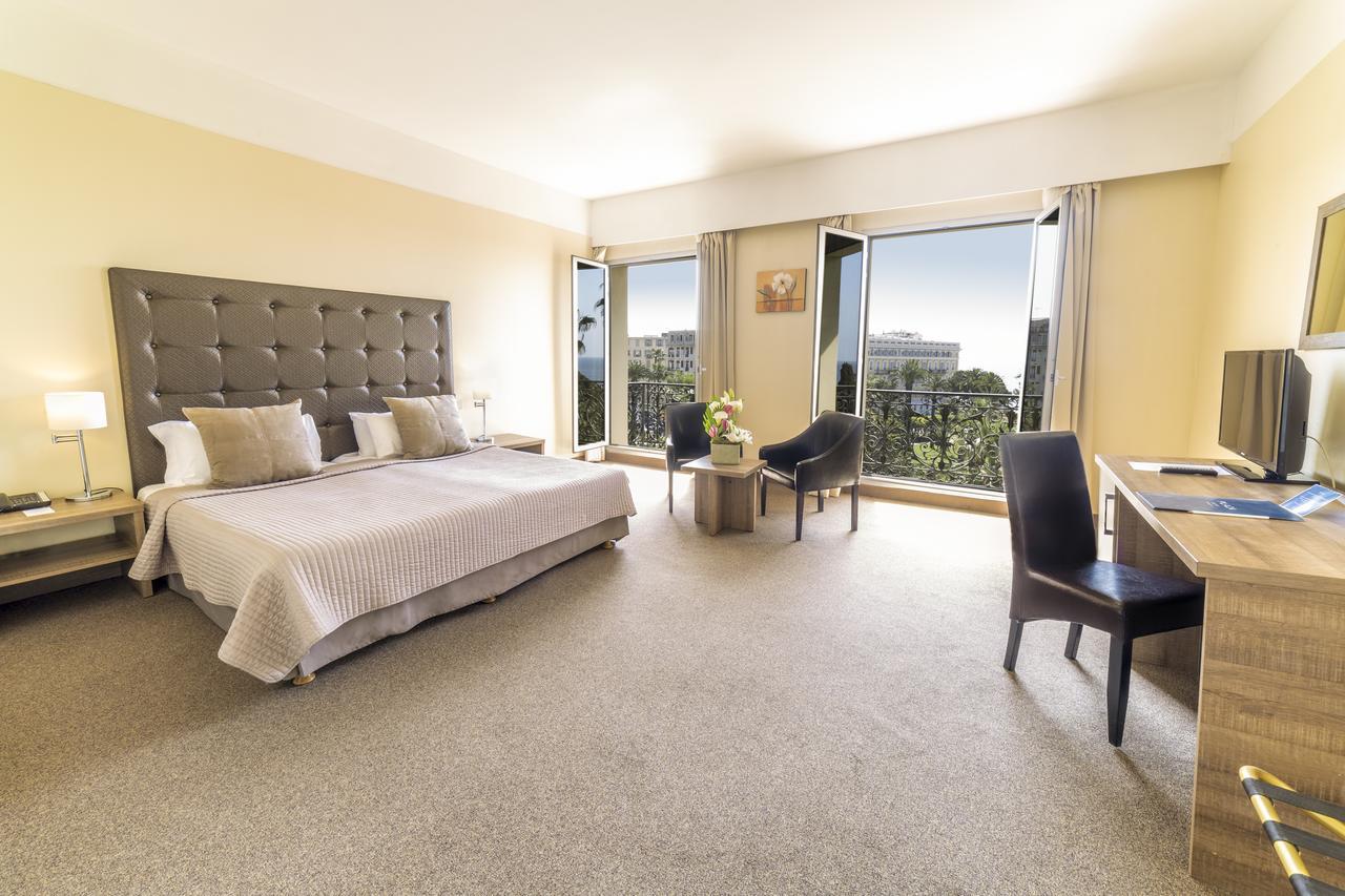 โรงแรมอนันตรา พลาซา ไนซ์ นีซ ภายนอก รูปภาพ A room at the hotel